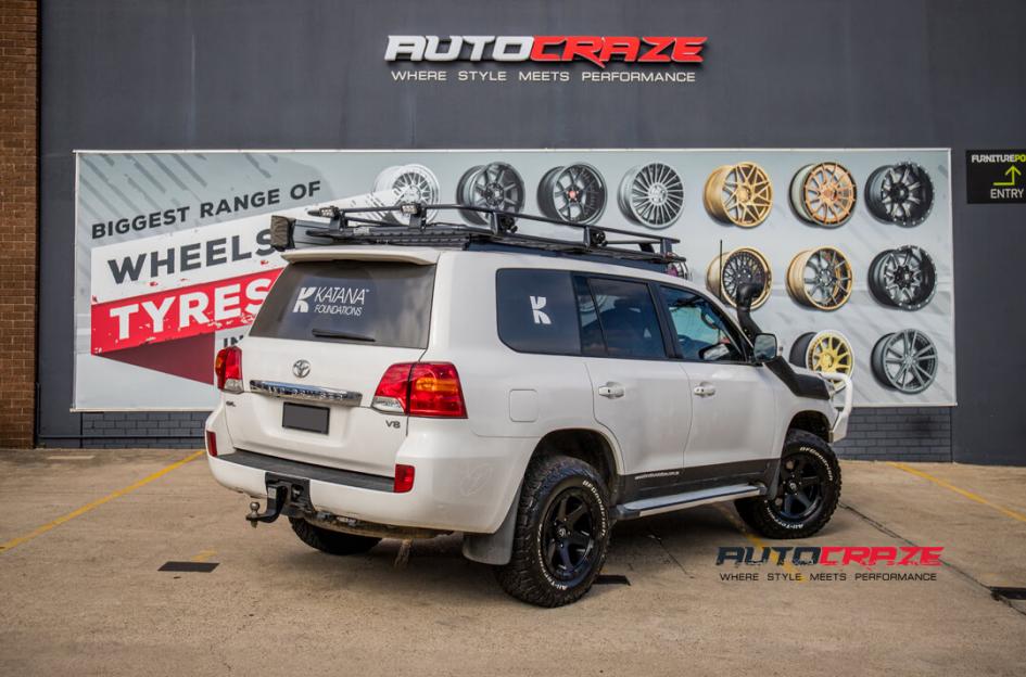 TOYOTA LANDCRUSIER RIPPER MATTE BLACK